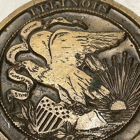 Vintage Lewis Buckle Co. Brass Illinois State Emblem 1974 Buckle - Picture 4 of 5